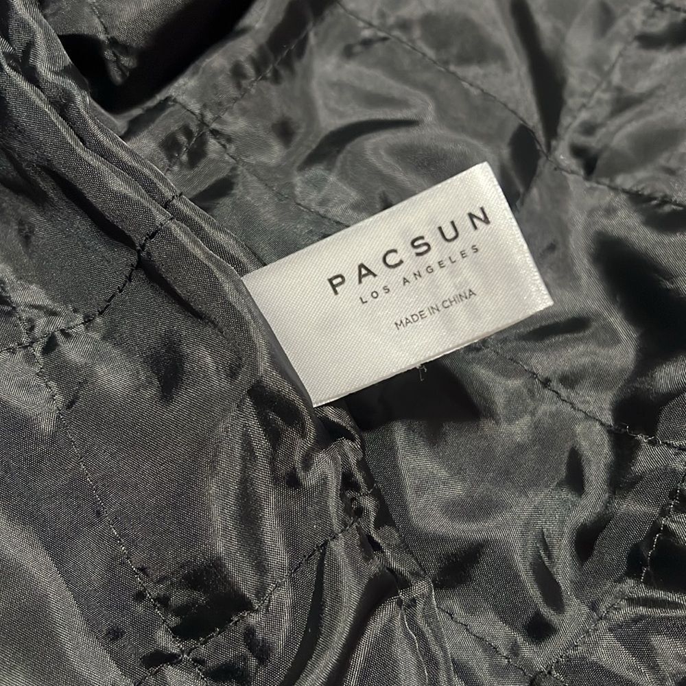 Pacsun Tactical Zippered
Pockets Pouch Utility
Tech Vest Jacket Black
Mens- S - Picture 13 of 14